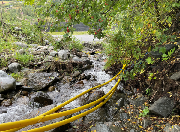 KRITISK: Kabler som henger og slenger utgjør en trussel mot den digitale beredskapen i Norge.