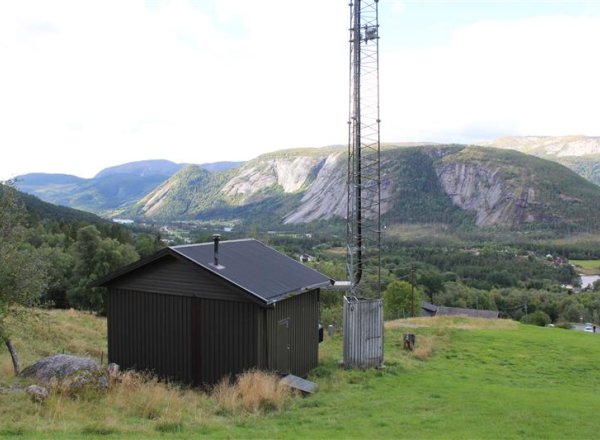 Basestasjon forsterket ekom